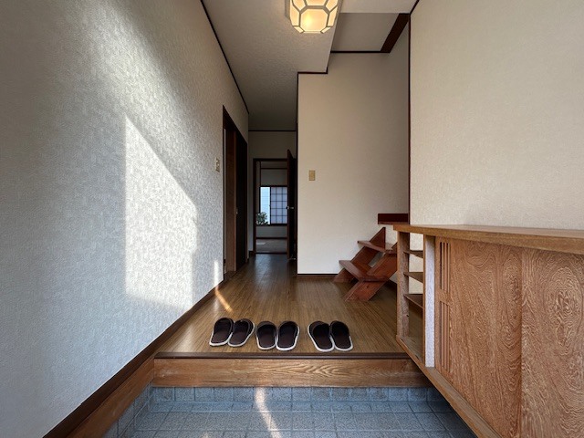 木造2階建て戸建ての階段